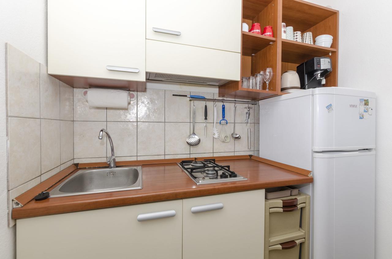 Apartments Dinko Gdinj Exterior photo