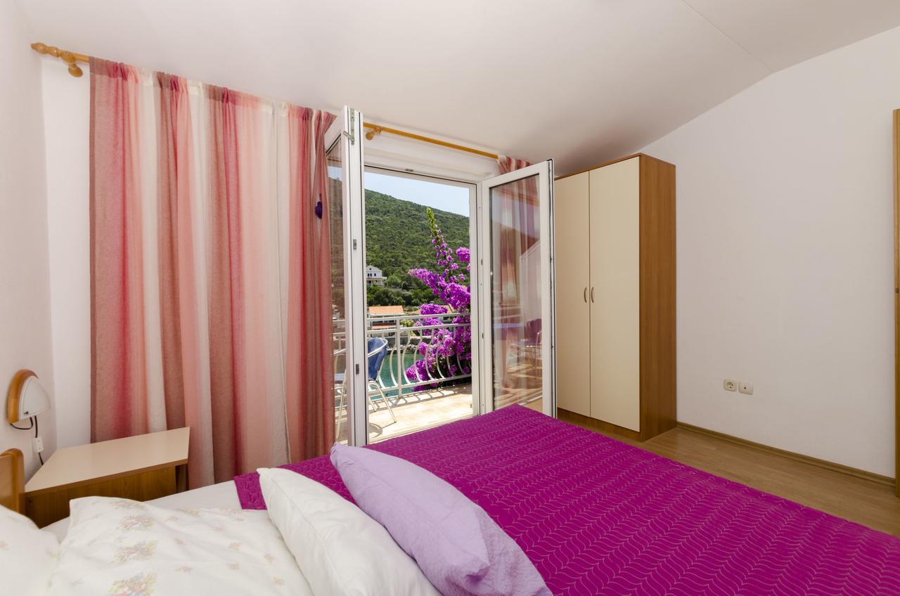 Apartments Dinko Gdinj Exterior photo